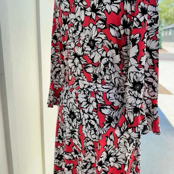 Leota XL Floral Faux Wrap Midi Dress Red Dark Pink White Stretch Jersey V-Neck - Picture 9 of 9